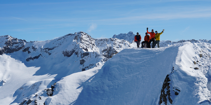 Chrachenhorn, hinten Gletscherducan und Kesch (ganz hinten)