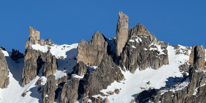 Auch die Kamele lagern sich noch immer.